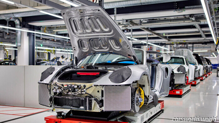Questa nuova bomba commerciale potrebbe interrompere decenni di legami mondiali nella produzione di auto | Carscoops